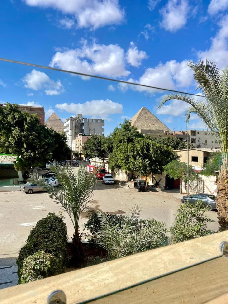 Cleopatra Tower Pyramid View Hotel Kafret el-Gabal Exterior foto